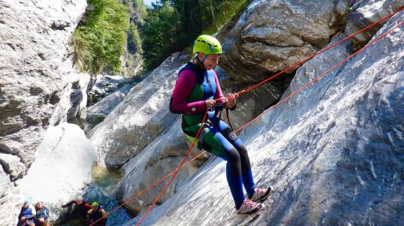 Vallée d'Aoste : circuit canyoning adrénaline dans le torrent Chalamy
