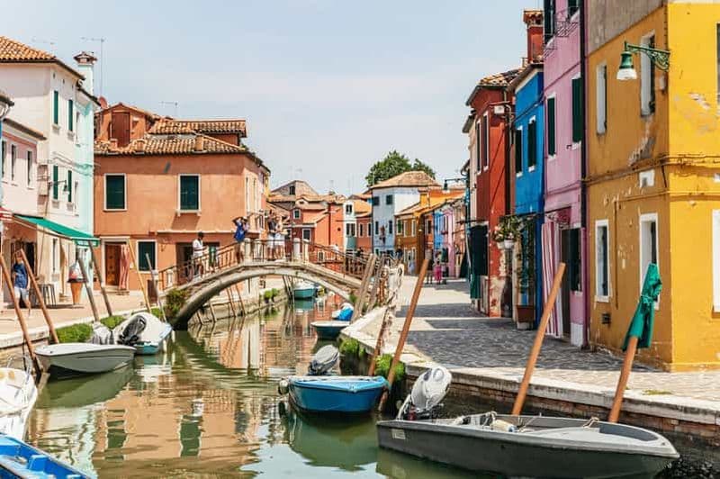 Murano et Burano : sortie en bateau avec guide et visite d'une verrerie