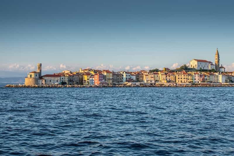 Billet Au départ de Ljubljana : Excursion d'une journée aux grottes de Škocjan (UNESCO) et à Piran