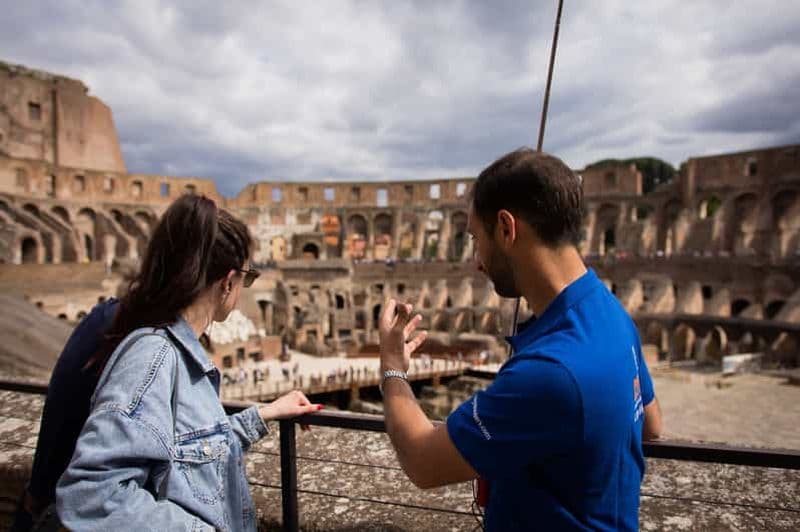 Billet Rome : Colisée avec le sol de l'arène, la colline du Palatin et le Forum