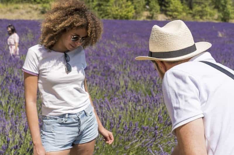 Billet Au départ d'Avignon : visite d'une demi-journée du Luberon à la découverte de la lavande