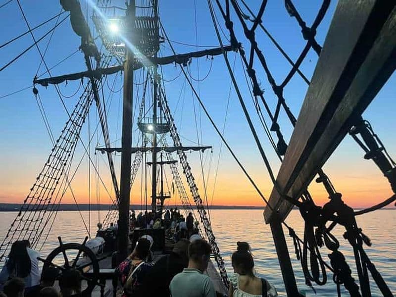 Gdansk : 20h30 Croisière en soirée avec musique live sur le Black Pearl
