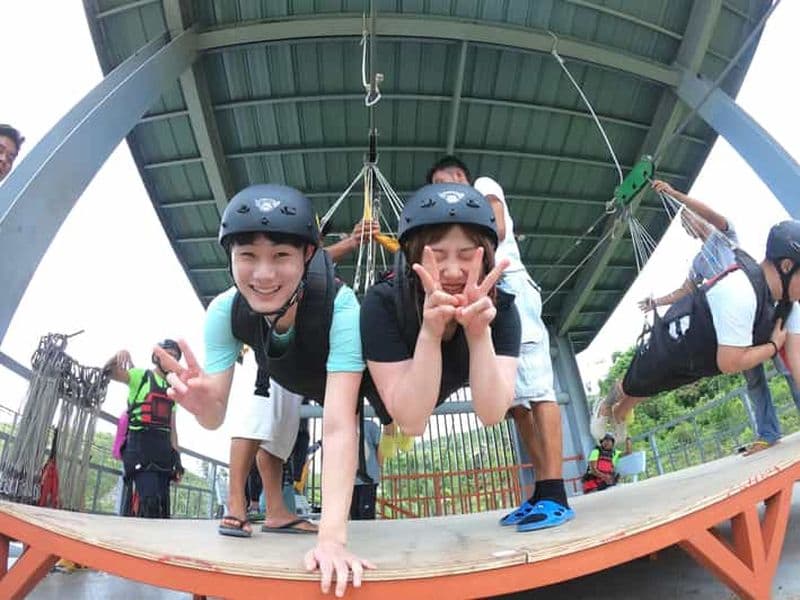 Billet Moalboal : excursion d'une journée avec déjeuner, canyoning et plongée avec tuba