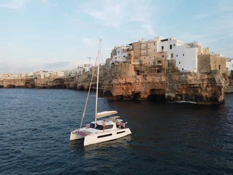 Billet Polignano a Mare : Visite culinaire en catamaran avec apéritif et cuisine locale