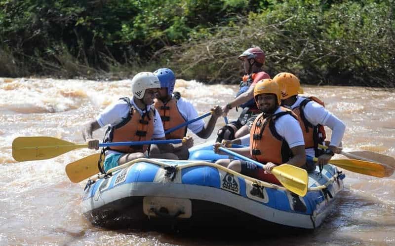 Rapides de Montréal : Aventures de rafting tout compris