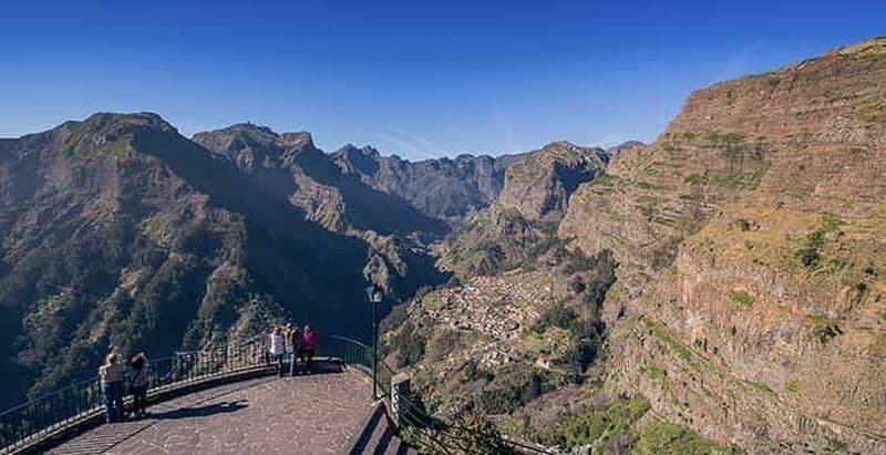 Funchal : Visite en tuk tuk du point de vue de la vallée des nonnes d'Eira do Serrado