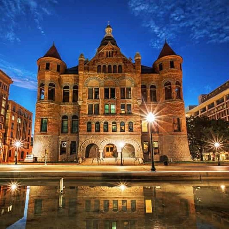 Dallas : visite à pied « Sinister Strolls True Crime »