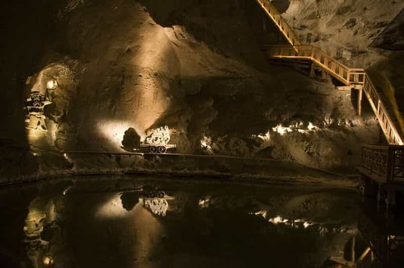 Depuis Cracovie : Excursion d'une demi-journée à la mine de sel de Wieliczka avec prise en charge