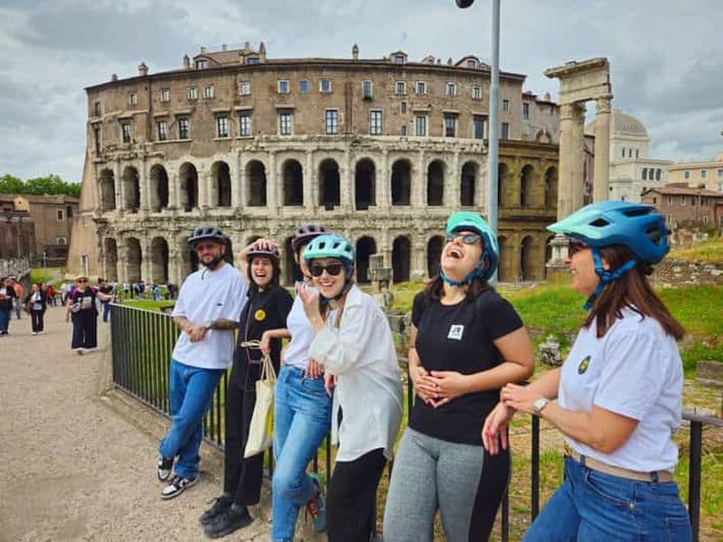 Billet Visitez Rome à vélo électrique avec un habitant Les meilleures attractions et les joyaux cachés