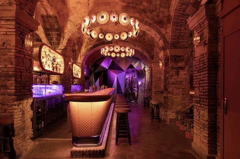 Billet Secrets de la vie nocturne à Barcelone : Visite guidée