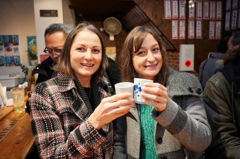 Osaka : La région de Fukushima, où les habitants se rassemblent, est le théâtre d'une tournée des bars.