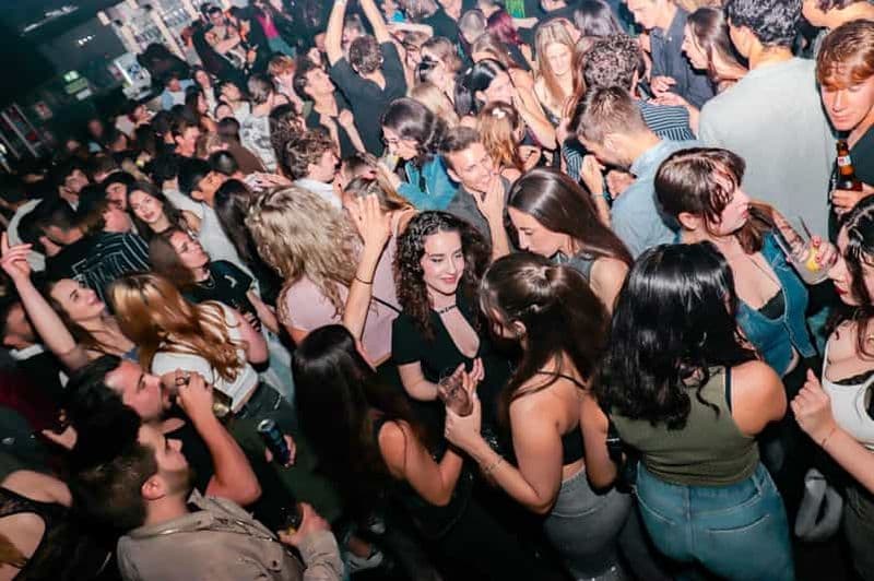 Madrid : tournée des bars avec boissons et entrée gratuite en boîte de nuit