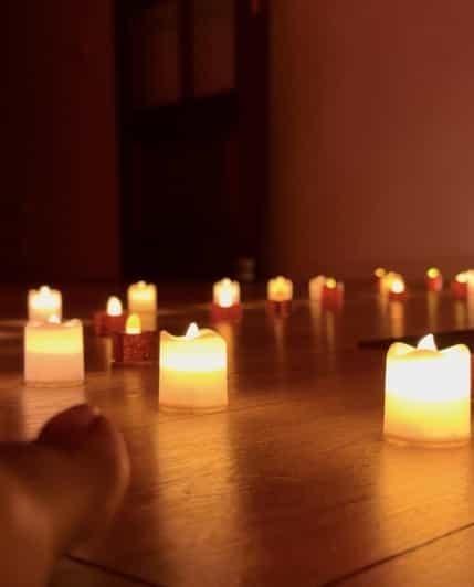Billet Majorque : yoga et méditation en couple à la lueur des bougies