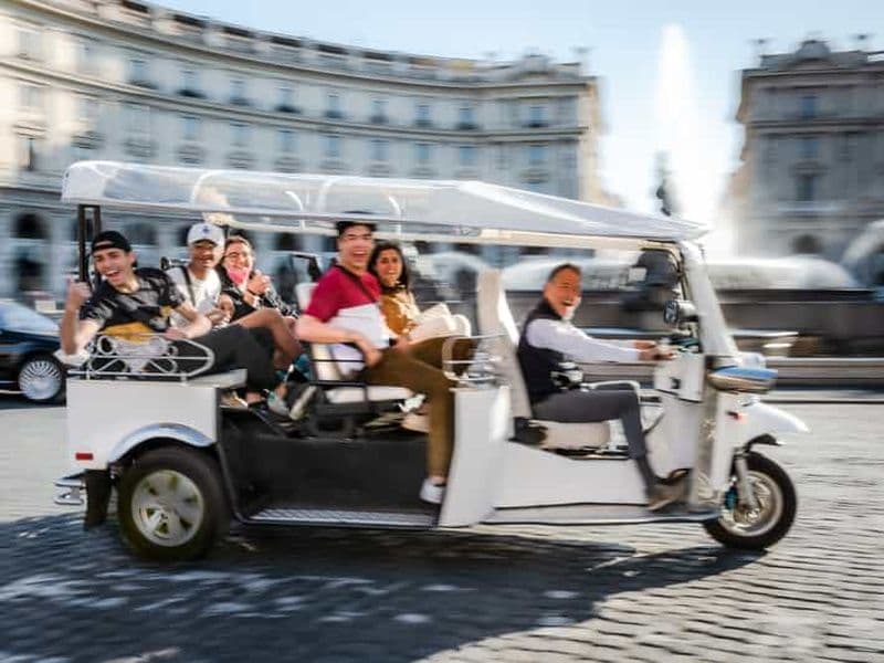 Rome : Tour de ville privé en tuk tuk électrique