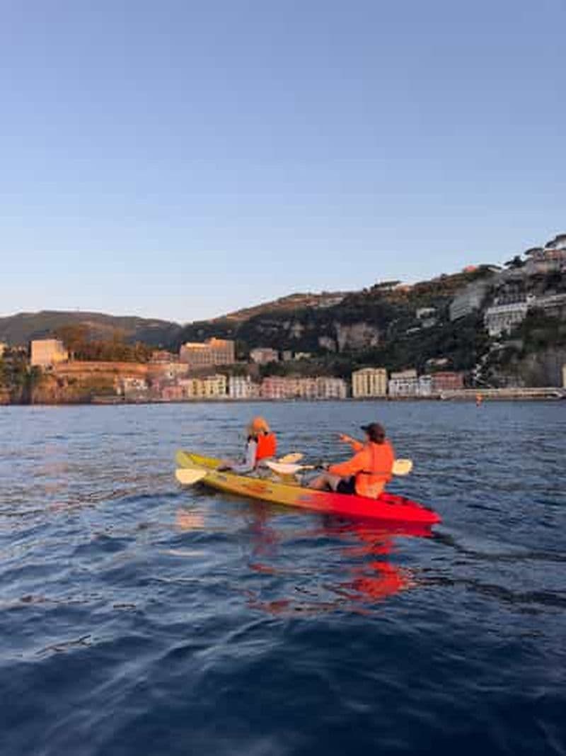 Sorrente : excursion en kayak en petit groupe à Bagni Regina Giovanna