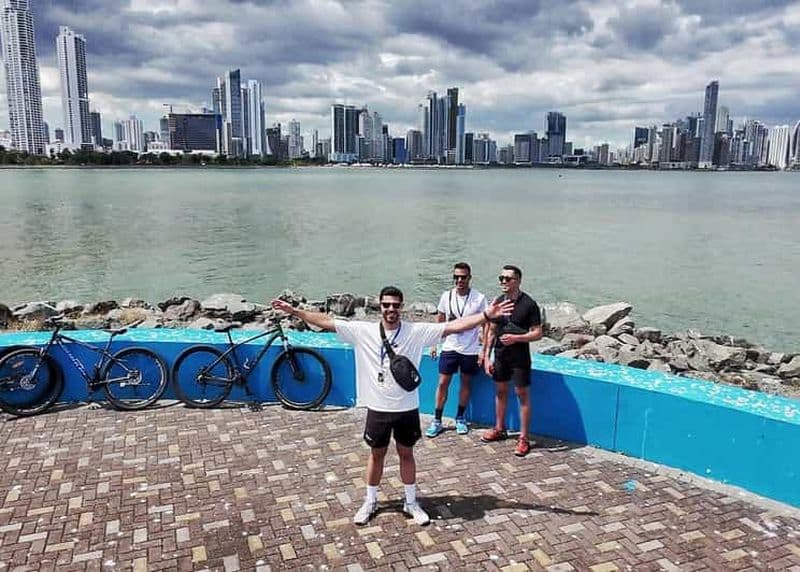 Billet Panama : visite guidée à vélo du Casco Viejo avec dégustations