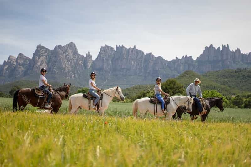 Depuis Barcelone : demi-journée à Montserrat et randonnée à cheval
