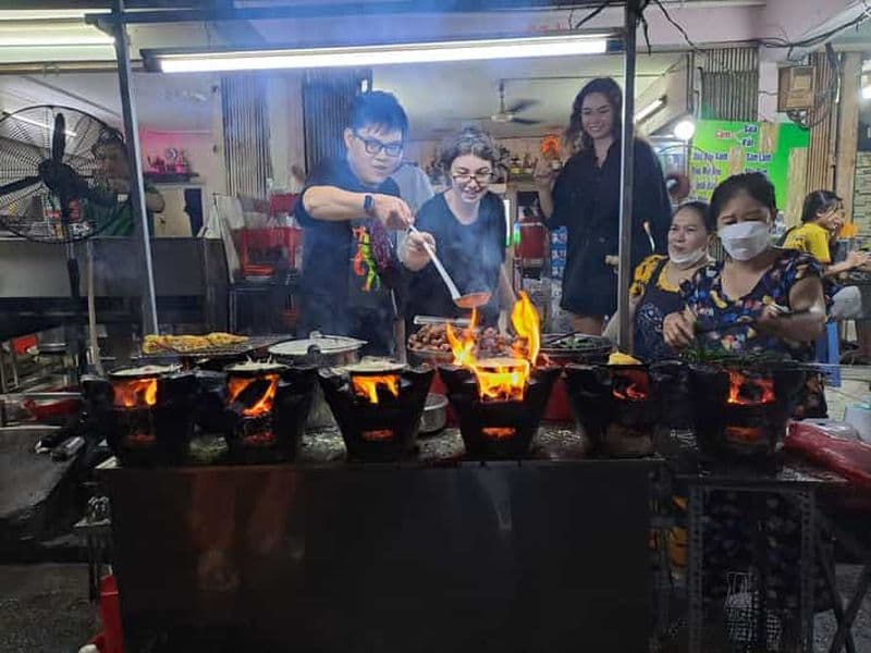 Ho Chi Minh Ville : Visite culinaire en scooter avec onze dégustations