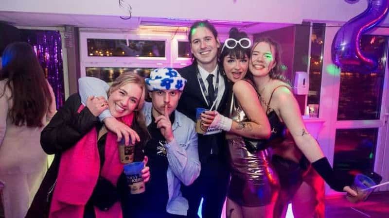 Billet Budapest : Croisière Epic NYE Boat Party avec offre groupée de boissons