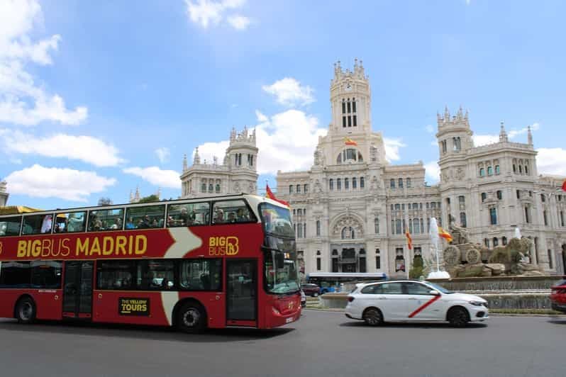 Madrid : Visite touristique en bus à toit ouvert avec guide en chair et en os