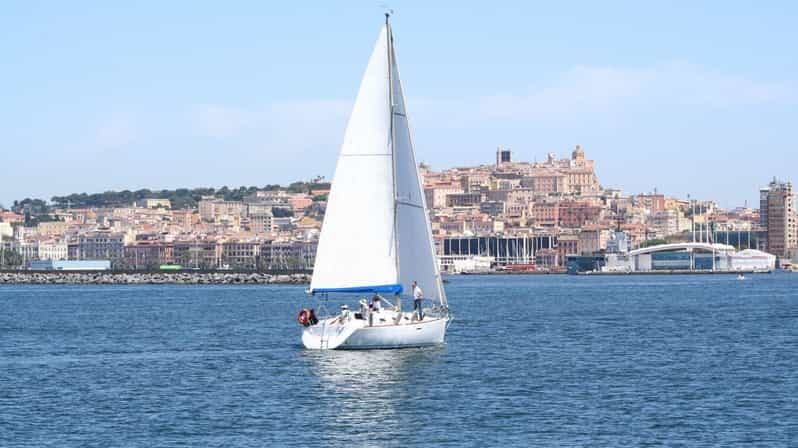 Golfe de Cagliari : excursion en voilier d'une demi-journée