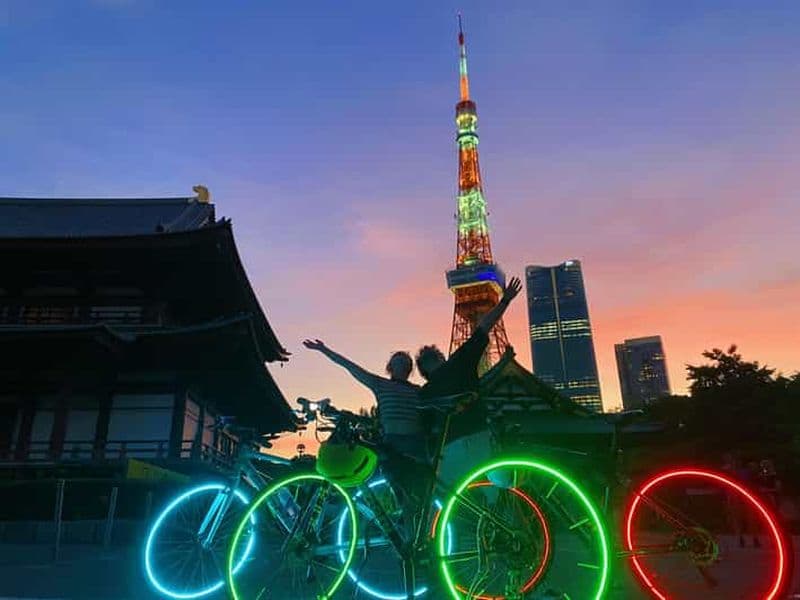 Tokyo : Visite nocturne de 2 heures à vélo des joyaux cachés de la ville