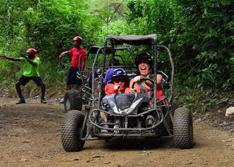 Billet Excursion en buggy dans les dunes au coucher du soleil à Roatan et aventure dans le parc écologique Wildlife Eco Park