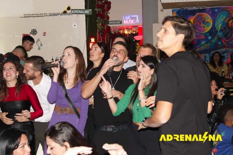 Billet Naples : Soirée karaoké avec boissons au Club Adrenalina