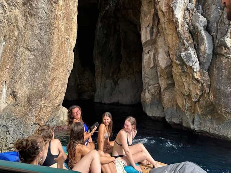 Billet Himara : Aventures avec snorkeling dans des grottes secrètes et sur des plages