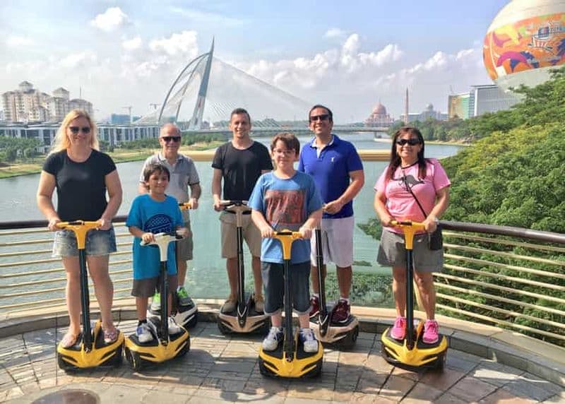 Visite en Segway de la ville de Putrajaya dans le jardin