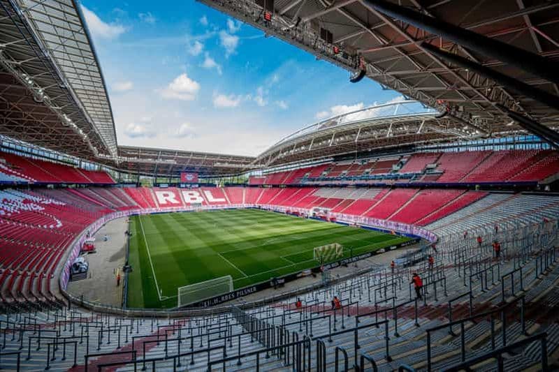 Red Bull Arena Leipzig : accès au stade et visite guidée à pied