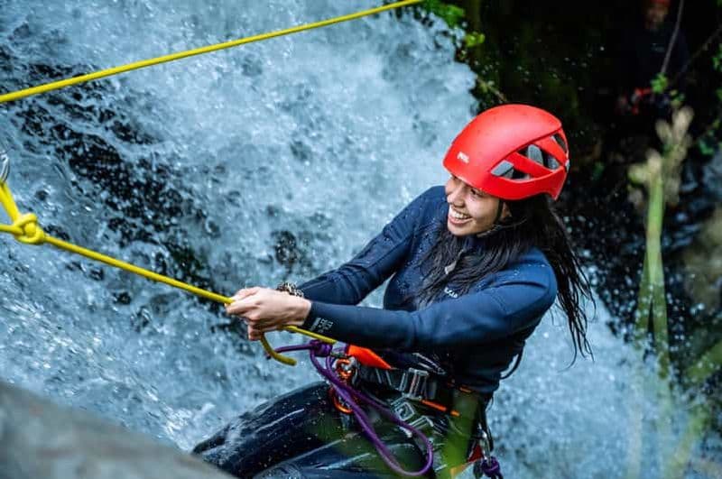 Pucón : Canyoning dans la rivière Correntoso