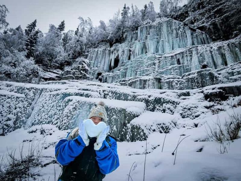 Rovaniemi : Randonnée dans le canyon de Korouoma, cascades gelées et barbecue