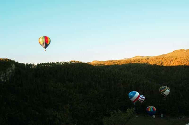 Custer : Vol en montgolfière dans les Black Hills au lever du soleil