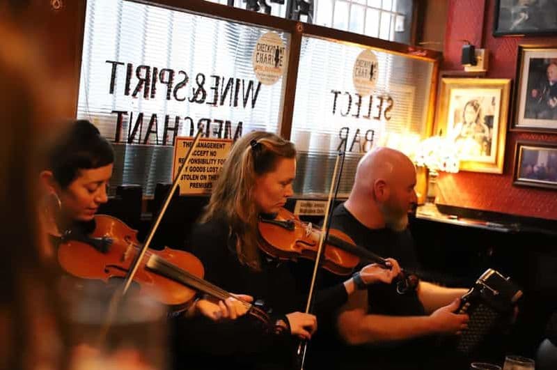Billet Dublin : tournée des bars de musique traditionnelle avec un musicien local