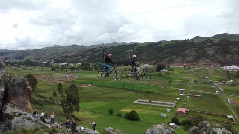 Depuis Cusco : Via Ferrata, vélo, tyrolienne et rappel