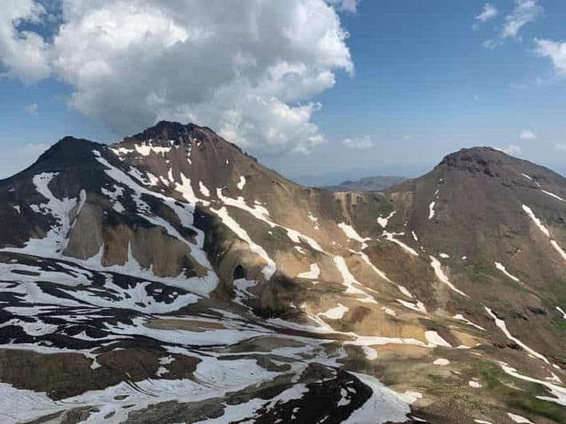 Randonnée dans les montagnes d'Aragats