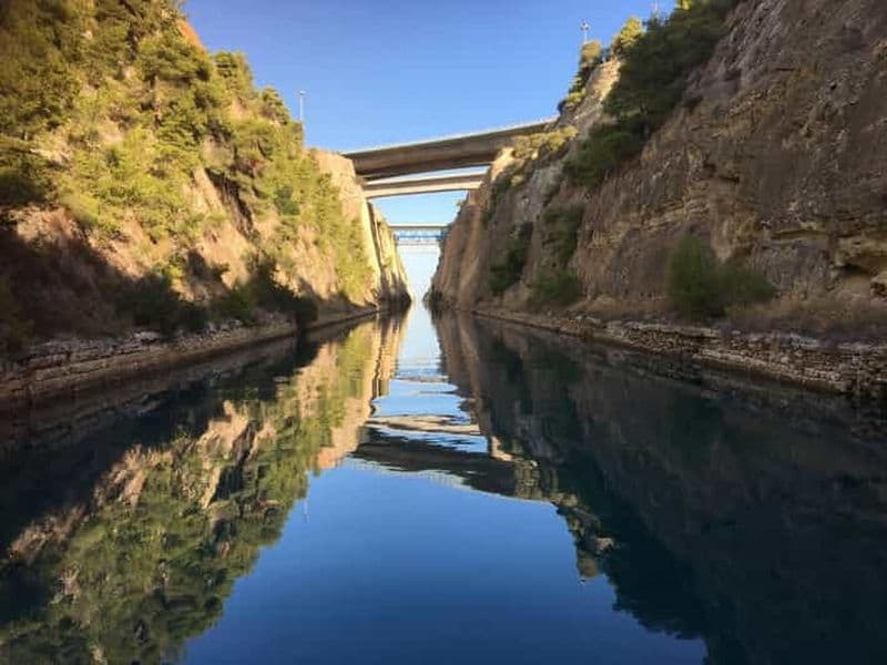 Croisière sur le canal de Corinthe : ports anciens, eaux cristallines et histoire