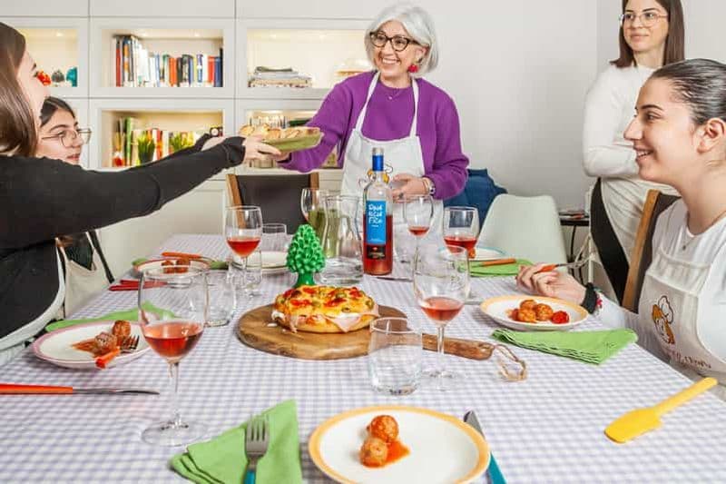 Billet Martina Franca : visite à pied et cours de cuisine avec dégustation de vin
