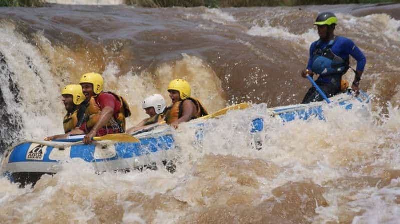 Billet Journée entière de rafting et de tyrolienne sur la rivière Sagana