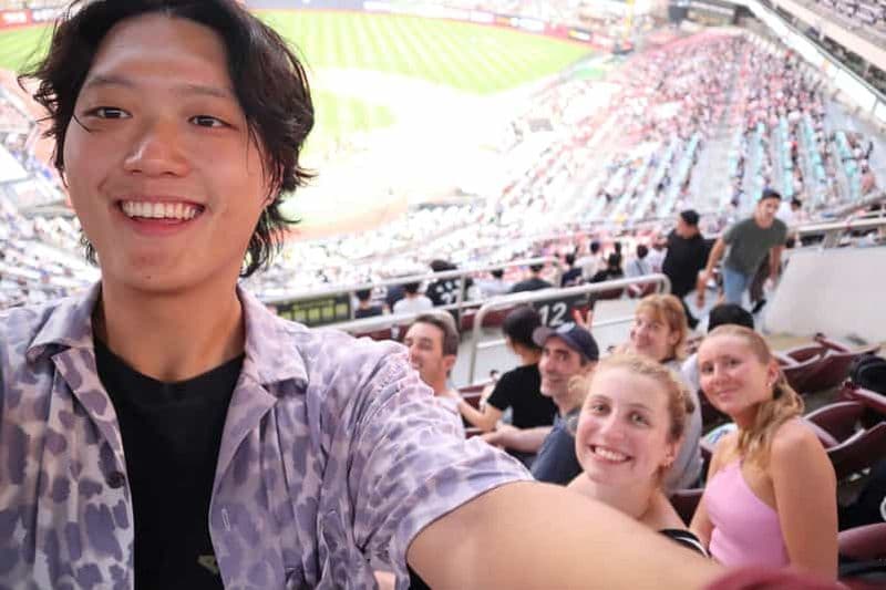 Billet Suwon : match de baseball avec visite de la forteresse et visite culinaire