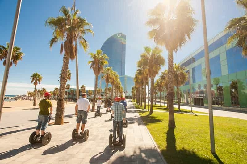 Billet Barcelone : Visite guidée en Segway du bord de mer et de la montagne Montjuïc