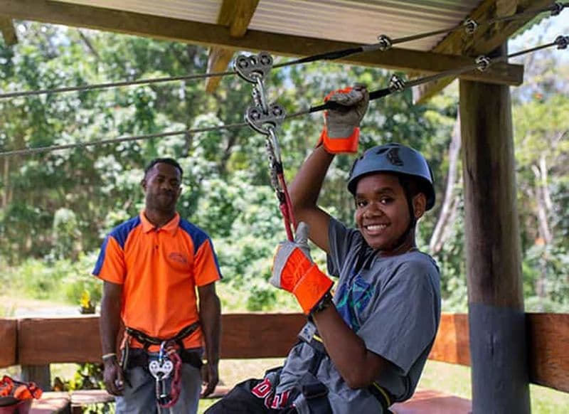 Billet Randonnée aux cascades, safari dans la jungle, tyrolienne, piscine de boue, tour des sources chaudes.