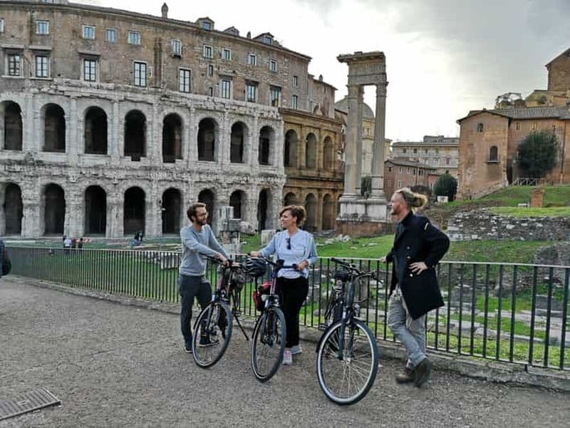 Billet Rome de nuit : visite en petit groupe en E-Bike