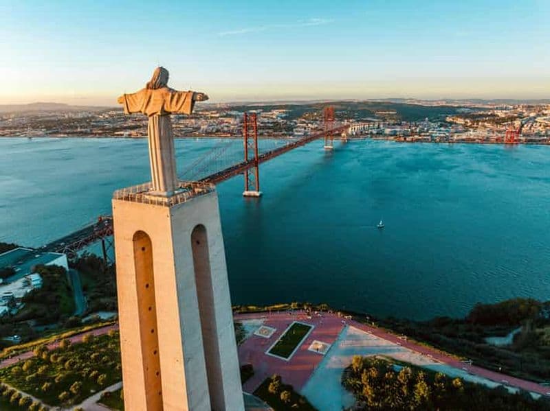 Billet Depuis Lisbonne : Arrábida et Sesimbra – Visite œnologique, nature et plage