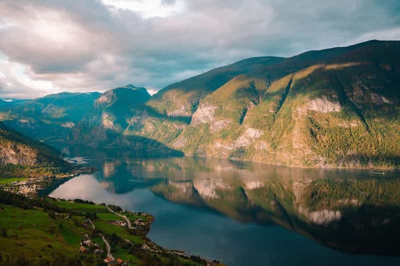 Croisière dans le Nærøyfjord, Flåm et Stegastein - Déjeuner inclus