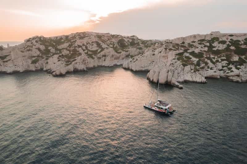 Billet Marseille : Le Coucher de Soleil en Catamaran en Baie de Marseille