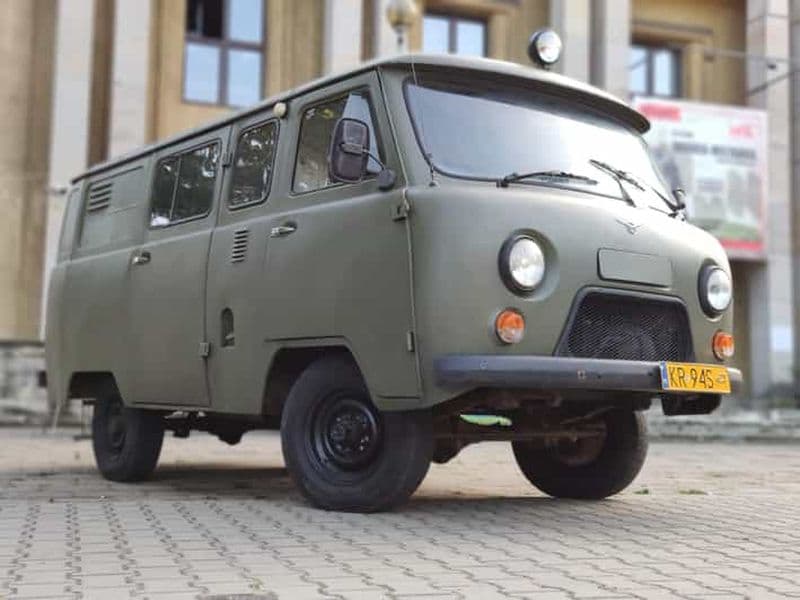 Billet Cracovie : Visite guidée de Nowa Huta dans une camionnette rétro de l'époque communiste