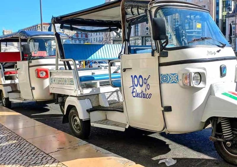 Billet Visite guidée en Tuk-Tuk électrique Piaggio du centre historique de Lisbonne