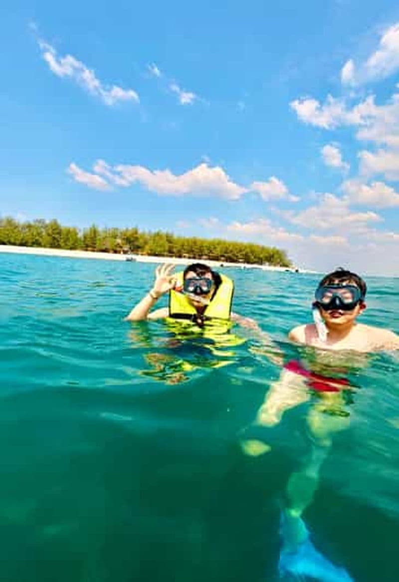 Billet DAR ES SALAAM : VISITE DE L'ÎLE DE MBUDYA, PLONGÉE AVEC MASQUE ET TUBA ET AMBIANCE PLAGE
